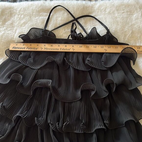 New! AKIRA SWEETIE PLEATED RUFFLE SLEEVELESS MINI DRESS IN BLACK Size M - Picture 12 of 16